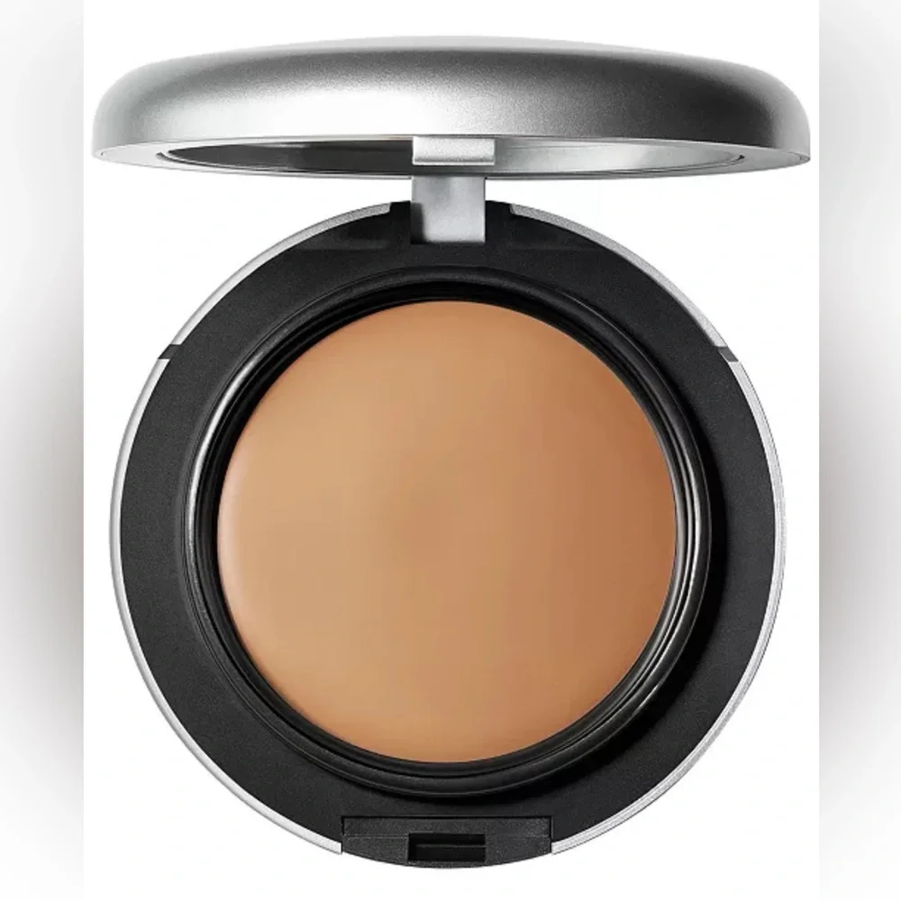 C4 Mac Studio Fix Tech Cream To Powder Foundation Brand New in Box Authentic